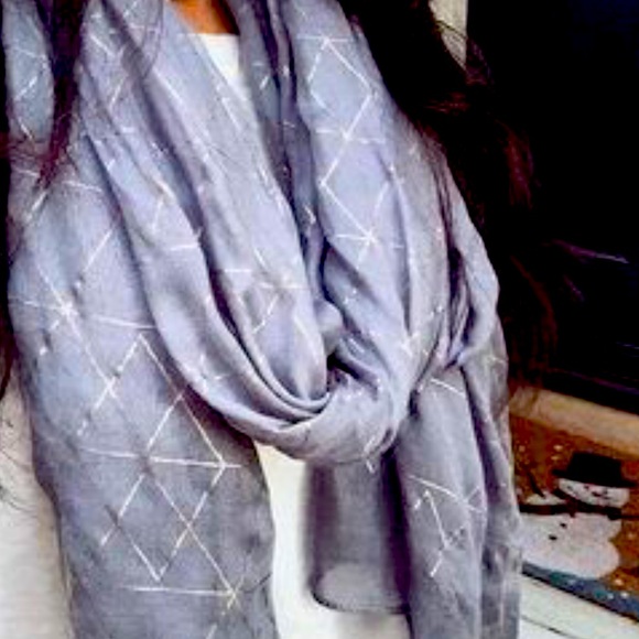 Stella & Dot Westwood scarf, metallic vegan clutch - Picture 2 of 8